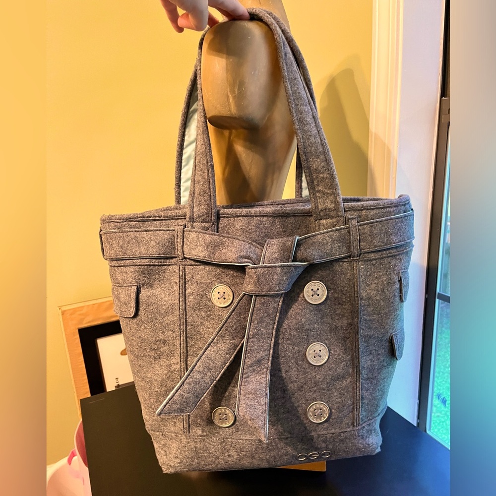 OGIO Hamptons Tote in light grey felt